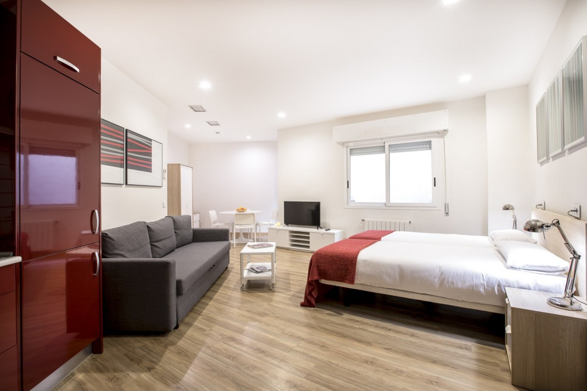 This spacious 40 squared metres studio is totally adapted for people with reduced mobility. 
