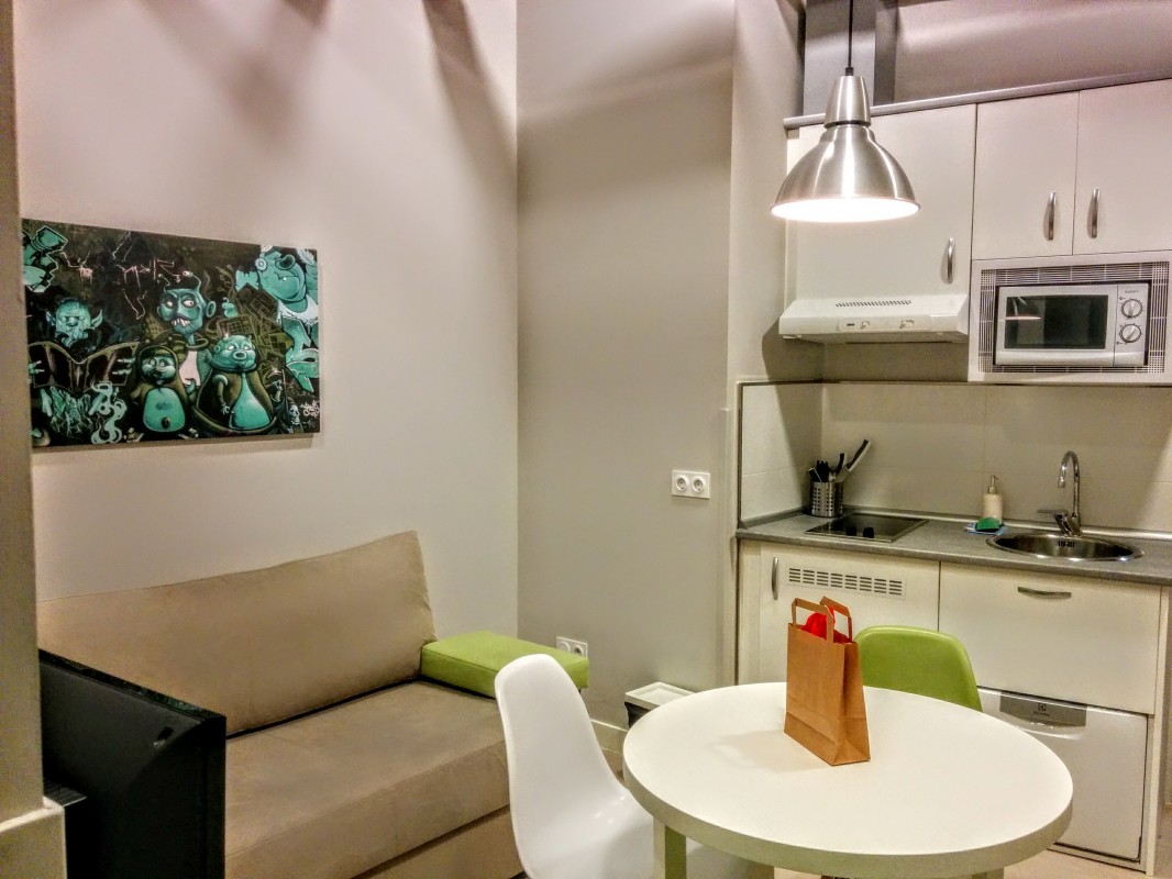 Apartamento de alquiler vacacional adaptado para personas en silla de ruedas - Barrio de las Letras en Madrid - Capacidad para 3 personas