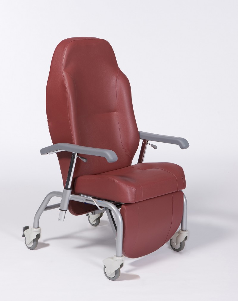 Normandie reclining chair with reclining backrest and lift-up footrest