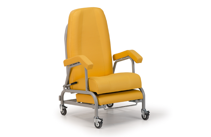 Deba recliner with wheels