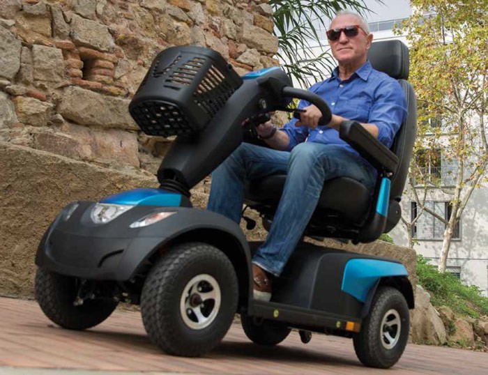 Invacare Comet Alpine + heavy duty mobility scooter