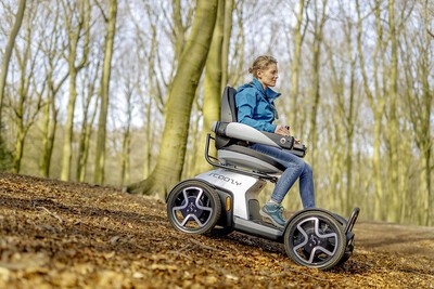 Scoozy C 2WD, the personal electric vehicle with 4 wheels
